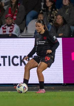 Estrella Merino Gonzalez Bayer 04 Leverkusen, 10 05 10 2025, 1 FC Köln Bayer Leverkusen, Fussball, Google Pixel Frauen Bundesliga, GER, Köln, Franz Kremer Stadion DFL regulations prohibit any use of photographs as image sequences and or quasi video Copyright: HMBxMedia xMarcoxBader