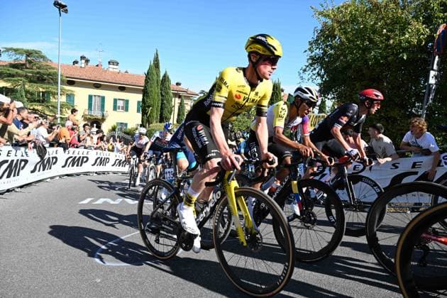04-10-2025 Giro Dell emilia; 2025, Visma - Lease A Bike; Tulett, Ben; Bologna - San Luca;