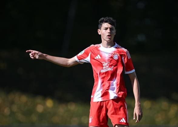 Football U 17 DFB Youth League 2025 2026 Preliminary Round Group E 04 10 2025 SSV Ulm FC Bayern Muenchen Filip Pavic FC Bayern Muenchen