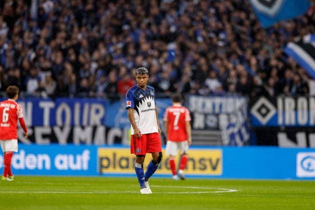 Hamburg, October 5, 2025 Football, 1 Bundesliga 2025 26, Hamburger SV 1 FSV Mainz 05 Ransford Yeboah Königsdörffer Hamburger SV, 11 DFL REGULATIONS PROHIBIT ANY USE OF PHOTOGRAPHS AS IMAGE SEQUENCES AND OR QUASI VIDEO