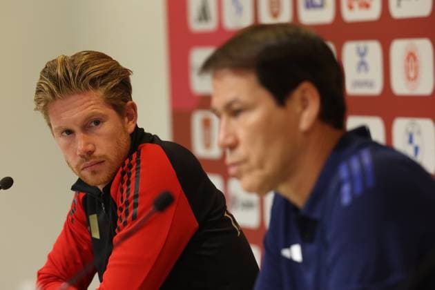 Belgium s Kevin De Bruyne and Belgium s head coach Rudi Garcia pictured during a press moment of the Red Devils, the Belgian national soccer team, at the Proximus Basecamp in Tubize, Thursday 09 October 2025. The team is preparing for the World Cup 2026 qualifiers against North Macedonia (10 10) and Wales (13 10). VIRGINIExLEFOUR  x136412068x