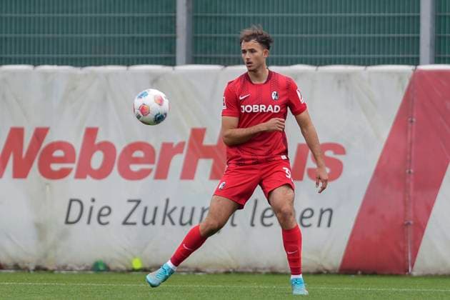 Max Rosenfelder SC Freiburg, 37 on the ball , Soccer, Test match, SC Freiburg vs Karlsruher SC, 09 10 2025, Test match, Europa Park Stadion, Freiburg, Germany Freiburg Europa Park Stadion Baden Wuerttemberg Germany Copyright: xArnexAmbergx
