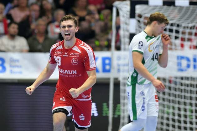 Florian Drosten MT Melsungen 18 , Blaer Hinriksson SC DHfK Leipzig 44 disappointed, frustrated, emotion , GER, MT Melsungen SC DHfK Leipzig, Handball, 1 Bundesliga, Matchday 8, Season 2025 2026, 10 10 2025, GER, MT Melsungen SC DHfK Leipzig, Handball, 1 Bundesliga, Matchday 8, Season 2025 2026, 10 10 2025 Kassel Copyright: xEibner-Pressefotox xRolandxSippex EP_RSL