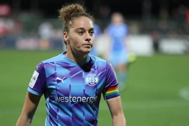 Google Pixel Frauen-Bundesliga, RB Leipzig - SGS Essen; 10.10.2025 Jacqueline Meißner (16, SGS Essen). Fußball, Google Pixel Frauen-Bundesliga, Saison 2025 2026, 6. Spieltag: RB Leipzig vs. SGS Essen am 10.10.2025, Trainingszentrum Cottaweg, Leipzig. DFB REGULATIONS PROHIBIT ANY USE OF PHOTOGRAPHS AS IMAGE SEQUENCES AND OR QUASI-VIDEO. Copyright: xBEAUTIFULxSPORTS JanxKaeferx
