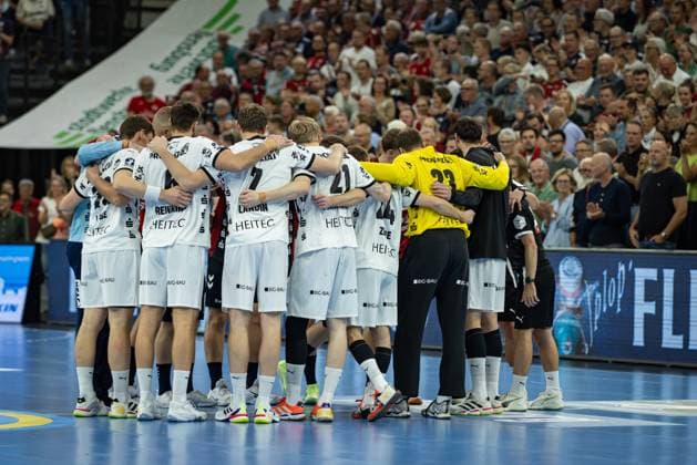 DAIKIN HBL: SG Flensburg-Handewitt vs THW Kiel; 11.10.25 Team THW Kiel vor dem Spiel DAIKIN HBL: SG Flensburg-Handewitt vs THW Kiel, GP JOULE Arena am 11.10.25 Copyright: xBEAUTIFULxSPORTS MarioxM.xKobergx
