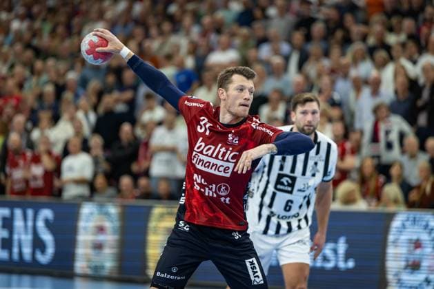 DAIKIN HBL: SG Flensburg-Handewitt vs THW Kiel; 11.10.25 Emil Jakobsen (Nr.31, SG Flensburg-Handewitt) im Angriff DAIKIN HBL: SG Flensburg-Handewitt vs THW Kiel, GP JOULE Arena am 11.10.25 Copyright: xBEAUTIFULxSPORTS MarioxM.xKobergx
