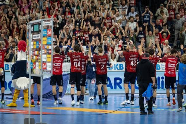 DAIKIN HBL: SG Flensburg-Handewitt vs THW Kiel; 11.10.25 Jubel nach Sieg Team SG Flensburg-Handewitt DAIKIN HBL: SG Flensburg-Handewitt vs THW Kiel, GP JOULE Arena am 11.10.25 Copyright: xBEAUTIFULxSPORTS MarioxM.xKobergx