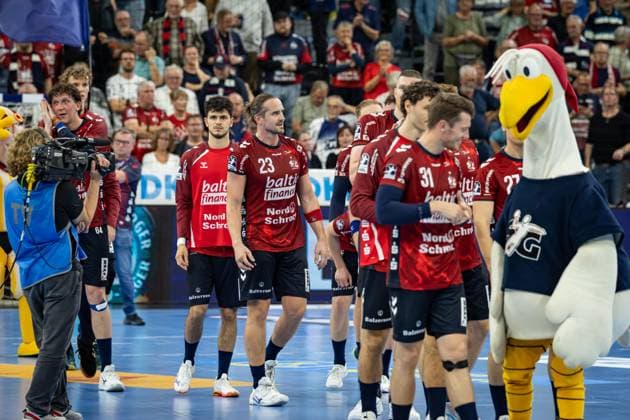 DAIKIN HBL: SG Flensburg-Handewitt vs THW Kiel; 11.10.25 Jubel nach Sieg Team SG Flensburg-Handewitt DAIKIN HBL: SG Flensburg-Handewitt vs THW Kiel, GP JOULE Arena am 11.10.25 Copyright: xBEAUTIFULxSPORTS MarioxM.xKobergx