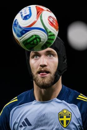 251012 goalkeeper Noel Törnqvist of the Swedish men™s national football team at a training session on October 12, 2025 in Stockholm Photo Jesper Zerman BILDBYRAN kod JZ JZ0626 fotboll football soccer fotball vm kval kval fifa world cup qualifier qualifier träning practice training sverige sweden sverige a bbeng  Copyright: JESPERxZERMAN BB251012JZ004