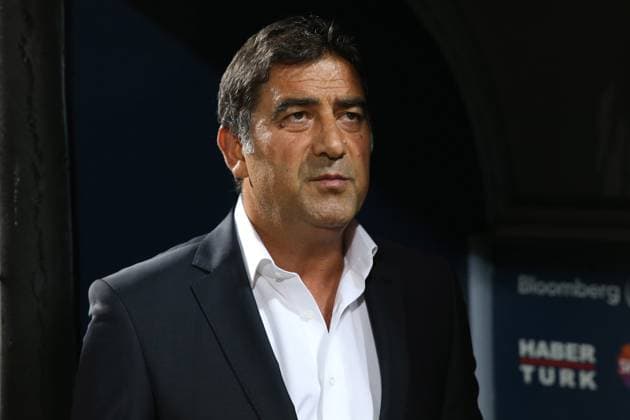 Kasimpasa v Trabzonspor: Turkish Super Lig ISTANBUL, TURKEY - AUGUST 18: Trabzonspor head coach Unal Karaman is seen during the Turkish Super Lig soccer match between Kasimpasa and Trabzonspor at Recep Tayyip Erdogan Stadium in Istanbul, Turkey on August 18, 2019. Istanbul Turkey. Editorial use only. Please get in touch for any other usage.  Copyright: x2025xAnadoluxArifxHüdaverdixYamanx