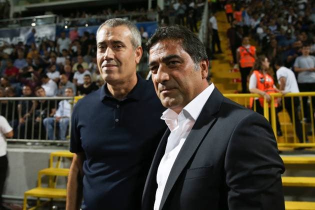 Kasimpasa v Trabzonspor: Turkish Super Lig ISTANBUL, TURKEY - AUGUST 18: Trabzonspor head coach Unal Karaman and Kasimpasa head coach Kemal Ozdes (L) are seen during the Turkish Super Lig soccer match between Kasimpasa and Trabzonspor at Recep Tayyip Erdogan Stadium in Istanbul, Turkey on August 18, 2019. Istanbul Turkey. Editorial use only. Please get in touch for any other usage.  Copyright: x2025xAnadoluxArifxHüdaverdixYamanx