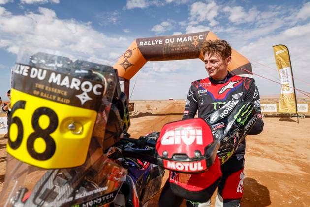 W2RC - RALLYE DU MAROC 2025 SCHAREINA Tosha (ESP), Monster Energy Honda HRC, Honda CRF 450, FIM W2RC, RallyGP, portrait during the Stage 5 of the Rallye du Maroc 2025, 5th round of the 2025 WR2C on October 17, 2025 around Erfoud, Morocco - ErfoudMorocco Copyright: xJULIENxDELFOSSEx