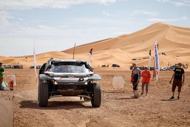 W2RC - RALLYE DU MAROC 2025 200 AL-ATTIYAH Nasser (QAT), LURQUIN Fabian (BEL), The Dacia Sandriders, Dacia Sandrider, FIA W2RC, Ultimate T1+, action, arrivee, finish line, during the Stage 5 of the Rallye du Maroc 2025, 5th round of the 2025 WR2C on October 17, 2025 around Erfoud, Morocco - ErfoudMorocco Copyright: xFREDERICxLExFLOCxHx