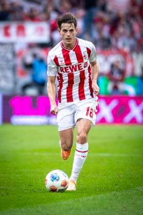 KOELN, GERMANY - OCTOBER 18: Sebastian Sebulonsen (1. FC Koeln, 28) during the Bundesliga match between 1. FC Koeln vs. FC Augsburg at the Rheinenergie-Stadion on matchday 7 of the 1. Bundesliga on October 18, 2025 in Koeln, Germany. DFL REGULATIONS PROHIBIT ANY USE OF PHOTOGRAPHS AS IMAGE SEQUENCES AND OR QUASI-VIDEO. Nordrhein-Westfalen Germany Copyright: xBEAUTIFULxSPORTS AxelxKohringx