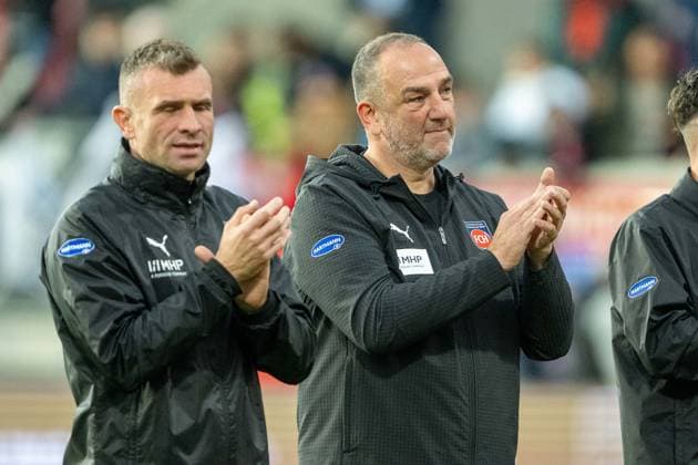 Dieter Jarosch FC Heidenheim, Co Coach , Frank Schmidt FC Heidenheim, Head Coach , GER, 1 FC Heidenheim vs Werder Bremen, Football, Bundesliga, Matchday 7, Season 2025 2026, 18 10 2025, DFL DFB REGULATIONS PROHIBIT ANY USE OF PHOTOGRAPHS AS IMAGE SEQUENCES AND OR QUASI VIDEO, GER, 1 FC Heidenheim vs Werder Bremen, Football, Bundesliga, Matchday 7, Season 2025 2026, 18 10 2025 Heidenheim Copyright: xEibner-Pressefotox EP_EER