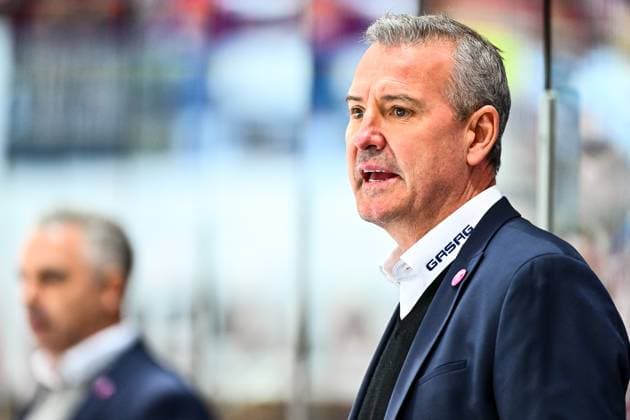 Serge Aubin Head Coach, Headcoach, Eisbaeren Berlin , GER, Iserlohn Roosters vs Eisbaeren Berlin, Ice Hockey, Penny DEL, Matchday 12, Season 2025 2026, 19 10 2025, GER, Iserlohn Roosters vs Eisbaeren Berlin, Ice Hockey, Penny DEL, Matchday 12, Season 2025 2026, 19 10 2025 Iserlohn Copyright: xJonasxBrockmann Eibner-Pressefotx EP_JBN