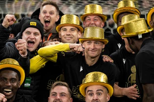 251020 Mjällbys players cheer after the football match in Allsvenskan between IFK Göteborg and Mjällby on October 20, 2025 in Gothenburg  Copyright: MATHIASxBERGELD BB251020MB128