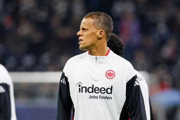 Timothy Chandler Eintracht Frankfurt, 22 warming up before the start of the match , Germany, UEFA Champions League, Matchday 3, 2025 2026, Eintracht Frankfurt vs Liverpool FC, 22 10 2025, Frankfurt Stadion, Frankfurt, Germany Frankfurt Frankfurt Stadion Hessen Germany Copyright: xGrantxHubbsx