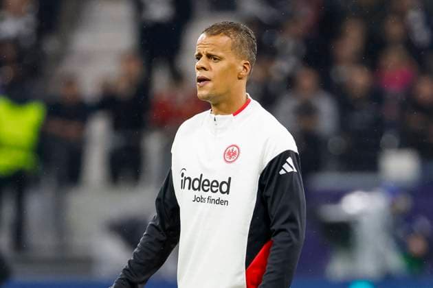 Timothy Chandler Eintracht Frankfurt, 22 warming up before the start of the match , Germany, UEFA Champions League, Matchday 3, 2025 2026, Eintracht Frankfurt vs Liverpool FC, 22 10 2025, Frankfurt Stadion, Frankfurt, Germany Frankfurt Frankfurt Stadion Hessen Germany Copyright: xGrantxHubbsx