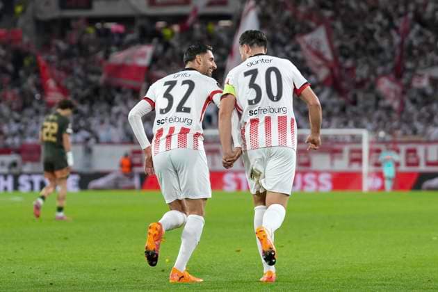Vincenzo Grifo SC Freiburg, 32 and Christian Günter Christian Guenter SC Freiburg, 30 holding hands, goal celebration, emotions, goal shot, goal success, goal, goal , Germany, football, UEFA Europa League, matchday 3, league phase, 2025 2026, SC Freiburg vs FC Utrecht, 23 10 2025, Europa Park Stadion, Freiburg, Germany Freiburg Europa Park Stadion Baden Württemberg Germany Copyright: xArnexAmbergx