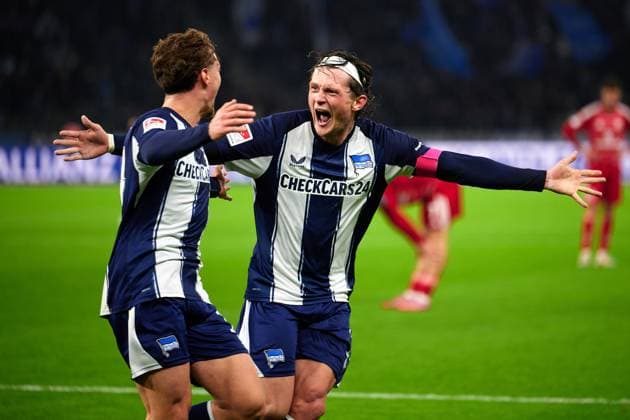 Goal for 1 0 and victory, Maurice Krattenmacher Hertha BSC, 14 , Fabian Reese Hertha BSC, 11 , GER, Hertha BSC vs ,Fortuna Duesseldorf, 2 Bundesliga, Season 2025 2026, Matchday 10, 25 010 2025 DFL REGULATIONS PROHIBIT ANY USE OF PHOTOGRAPHS AS IMAGE SEQUENCES AND OR QUASI VIDEO GER, Hertha BSC vs ,Fortuna Duesseldorf, 2 Bundesliga, Season 2025 2026, 10 Matchday, 25 010 2025 Berlin Copyright: xClaudiusxRauch,xEibner-Pressefotox xClaudiusxRauchx EP_CRH