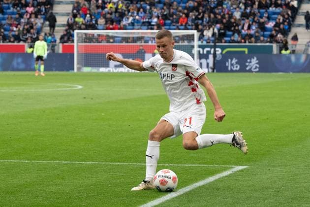 Adrian Beck FC Heidenheim, 21 GER, TSG 1899 Hoffenheim vs 1 FC Heidenheim, Football, Men, 1 Bundesliga, Matchday 8, Season 2025 2026, 25 10 2025, DFL DFB REGULATIONS PROHIBIT ANY USE OF PHOTOGRAPHS AS IMAGE SEQUENCES AND OR QUASI VIDEO, GER, TSG 1899 Hoffenheim vs 1 FC Heidenheim, Football, Men, 1 Bundesliga, Matchday 8, Season 2025 2026, 25 10 2025 Sinsheim Copyright: xEibner-Pressefoto WolfgangxFrankx EP_WFK