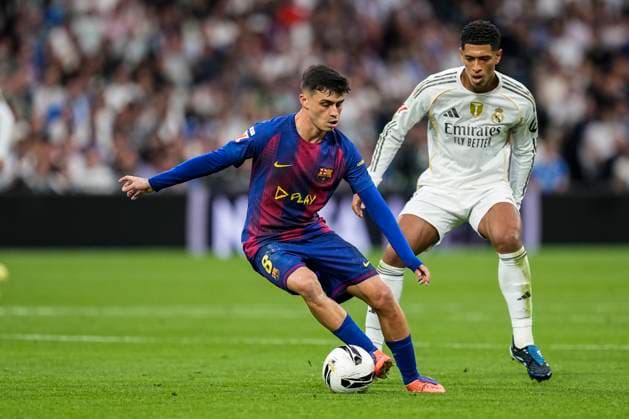 October 26, 2025, Madrid, Madrid, Spain: Pedri of FC Barcelona, Barca in action during the Spanish League, LaLiga EA Sports, football match played between Real Madrid C.F. and FC Barcelona at Santiago Bernabeu stadium on October 26, 2025, in Madrid, Spain. Madrid Spain - ZUMAa181 20251026_zaa_a181_114 Copyright: xOscarxJ.xBarrosox