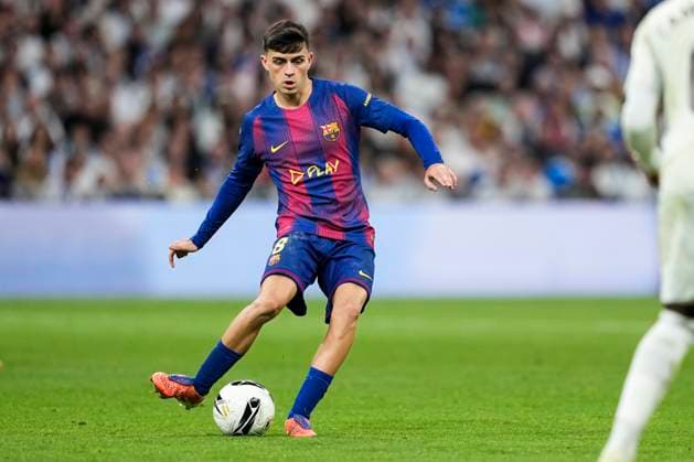 October 26, 2025, Madrid, Madrid, Spain: Pedri of FC Barcelona, Barca in action during the Spanish League, LaLiga EA Sports, football match played between Real Madrid C.F. and FC Barcelona at Santiago Bernabeu stadium on October 26, 2025, in Madrid, Spain. Madrid Spain - ZUMAa181 20251026_zaa_a181_175 Copyright: xOscarxJ.xBarrosox