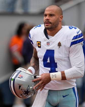 October 26, 2025: Dallas Cowboys quarterback Dak Prescott (4) heads to the sideline after a prayer before the football game between the Denver Broncos and Dallas Cowboys. CSM. - ZUMAc04_ 20251026_zma_c04_222 Copyright: xDerekxRegensburgerx
