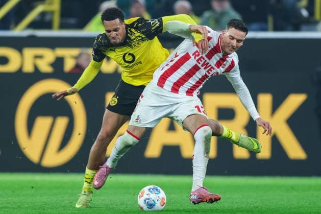 Soccer 1 Bundesliga 8 Matchday Borussia Dortmund 1 FC Köln on 25 10 2025 at Signal Iduna Park in Dortmund Felix Nmecha Dortmund , left Said El Mala Köln , right DFL regulations prohibit any use of photographs as image sequences and or quasi video xJRx