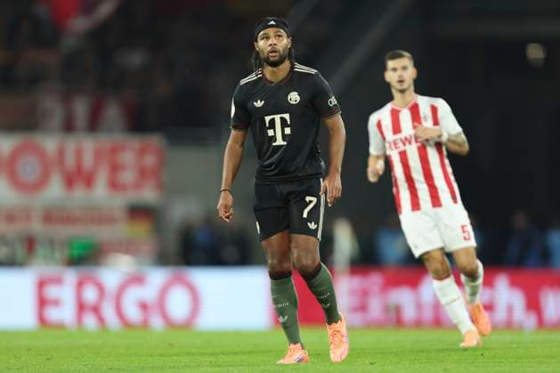 Serge Gnabry (FC Bayern München) schaut waehrend des DFB-Pokal Spiels 1.FC Köln v FC Bayern München, RheinEnergieStadion am 29. October 2025 in Köln, Deutschland. (Foto von Oliver Kaelke DeFodi Images) +++ Serge Gnabry (FC Bayern München) looks on during the DFB-Pokal match between 1.FC Köln v FC Bayern München at RheinEnergieStadion on October 29, 2025 in Cologne, Germany. (Photo by Oliver Kaelke DeFodi Images) (Photo by Oliver Kaelke DeFodi Images) Serge Gnabry FC Bayern München looks on during the DFB Pokal match 1 FC Köln v FC Bayern München, RheinEnergieStadion on October 29, 2025 in Cologne, Germany Photo by Oliver Kaelke DeFodi Images Serge Gnabry FC Bayern München looks on during the DFB Pokal match between 1 FC Köln v FC Bayern München at RheinEnergieStadion on October 29, 2025 in Cologne, Germany Photo by Oliver Kaelke DeFodi Images Photo by Oliver Kaelke DeFodi Images