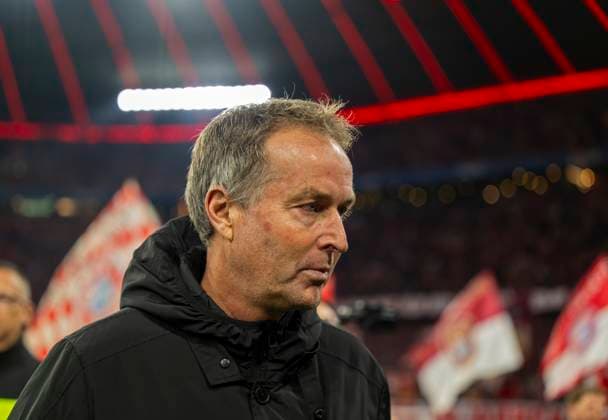 01 11 2025, Soccer Bundesliga 2025 2026, Matchday 9, FC Bayern Munich Bayer Leverkusen, in the Allianz Arena Munich, Coach Kasper Hjulmand Bayer Leverkusen pensive