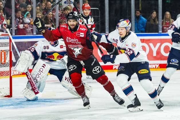 Ice Hockey Penny DEL 17 Matchday Cologne Sharks EHC Red Bull Munich on 02 11 2025 at the Lanxess Arena in Cologne Dominik Uher Cologne , left Ville Pokka Munich , right According to the regulations of the DEL German Ice Hockey League, the publication and further utilization of the recordings in electronic media and end devices of all kinds during the ongoing game is not permitted xDMx