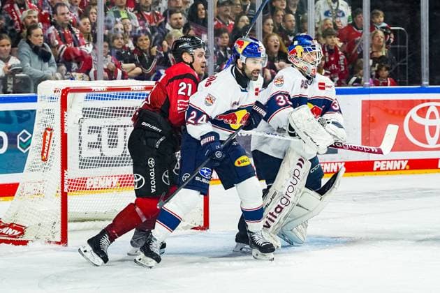 Ice Hockey Penny DEL 17 Matchday Cologne Sharks EHC Red Bull Munich on 02 11 2025 at the Lanxess Arena in Cologne Juhani Tyrväinen Cologne , left Ryan Murphy Munich , center Mathias Niederberger Munich , right According to the regulations of the DEL German Ice Hockey League, the publication and further use of the recordings in electronic media and end devices of all kinds during the ongoing game is not permitted xDMx