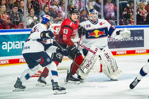 Ice Hockey Penny DEL 17 Matchday Cologne Sharks EHC Red Bull Munich on 02 11 2025 at the Lanxess Arena in Cologne Patrick Hager Munich , left Patrick Russell Cologne , center Mathias Niederberger Munich , right According to the regulations of the DEL German Ice Hockey League, the publication and further use of the recordings in electronic media and end devices of all kinds during the ongoing game is not permitted xDMx
