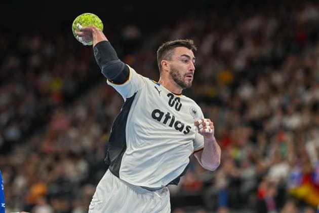 DHB 25 26 Germany Iceland on 02 11 2025 at the SAP Garden in Munich Jannik Kohlbacher Germany on the ball MT