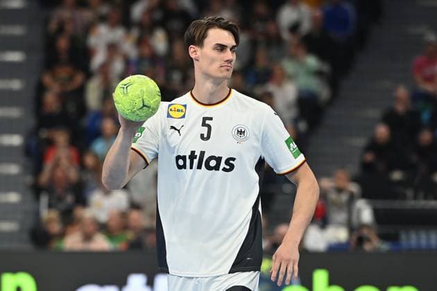 Miro SCHLUROFF GER , action,single picture,cropped single motif,half figure,half figure handball international Germany GER Iceland ISL 29 31 on 02 11 2025 SAP GARDEN