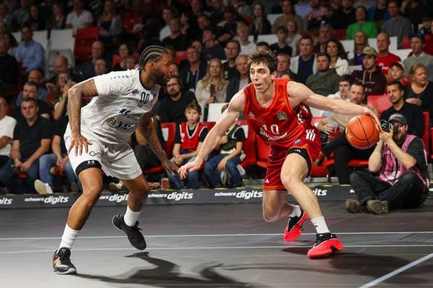 Justinian Jessup FC Bayern Basketball, 10 with Marcus Weathers MLP Academics Heidelberg, 00 , GER, FC Bayern Basketball vs MLP Academics Heidelberg, Basketball, easycredit Basketball Bundesliga, Matchday 6, 2025 2026 season, 03 11 2025, GER, FC Bayern Basketball vs MLP Academics Heidelberg, Basketball, easycredit Basketball Bundesliga, Matchday 6, 2025 2026 season, 03 11 2025 Munich Copyright: xEibner-Pressefoto JennixMaulx EP_JML
