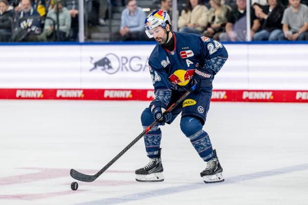 Ryan Murphy EHC Red Bull Muenchen, 24 GER, EHC Red Bull Muenchen vs Adler Mannheim, Ice Hockey, DEL, Matchday 16, Season 2025 2026, 31 10 2025 GER, EHC Red Bull Muenchen vs Adler Mannheim, Ice Hockey, DEL, Matchday 16, Season 2025 2026, 31 10 2025 Muenchen Copyright: xEibner-Pressefoto HeikexFeinerx EP_HFR