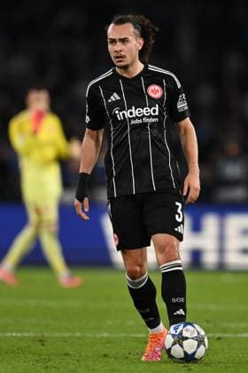 SSC Napoli v Eintracht Frankfurt - UEFA Champions League 2025 26 League Phase MD4 Arthur Theate of Eintracht Frankfurt is in action during the UEFA Champions League phase day 4 football match between S.S.C. Napoli and Eintracht Frankfurt at the Diego Armando Maradona Stadium in Naples, Italy, on November 4, 2025. Naples Italy  Copyright: xDomenicoxCippitellix originalFilename:cippitelli-sscnapol251104_npAfG.jpg