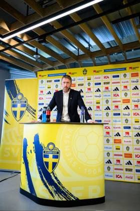 251105 Head coach Graham Potter of the Swedish men s national football team during a press conference on November 5, 2025 in Stockholm Photo Jesper Zerman BILDBYRAN kod JZ JZ0636 fotboll football soccer fotball vm kval kval fifa world cup qualifier qualifier presskonferens press conference sverige sweden sverige a bbeng  Copyright: JESPERxZERMAN BB251105JZ006