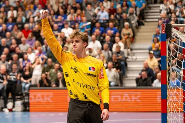 Magnus Bierfreund, HBW Balingen Weilstetten, 16, Goalkeeper Winning pose HBW Balingen Weilstetten vs THW Kiel, Handball, DHB Cup, Round of 16, Season 2025 2026, 05 11 2025 Eibner Pressefoto Andreas Ulmer HBW Balingen Weilstetten vs THW Kiel, Handball, DHB Cup, Round of 16, Season 2025 2026, 05 11 2025 Balingen Copyright: xEibner-Pressefoto AndreasxUlmerx EP_AUR