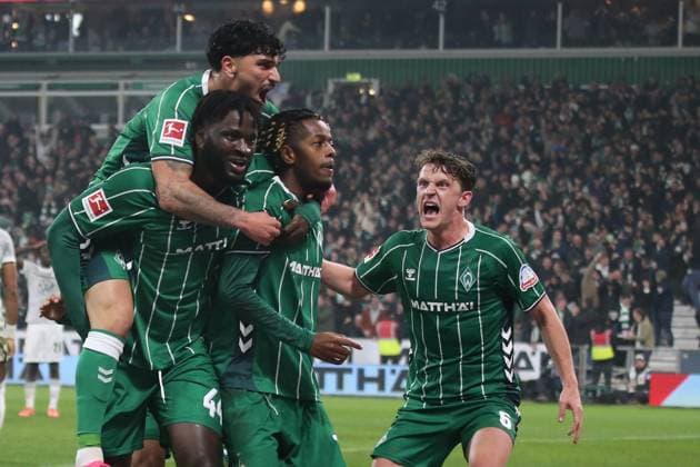 07 11 2025, xmohx, Soccer 1 Bundesliga, SV Werder Bremen VfL Wolfsburg v l Victor Boniface SV Werder Bremen in front of the goal to 2 1 with Victor Boniface SV Werder Bremen DFL DFB REGULATIONS PROHIBIT ANY USE OF PHOTOGRAPHS as IMAGE SEQUENCES and or QUASI VIDEO Bremen