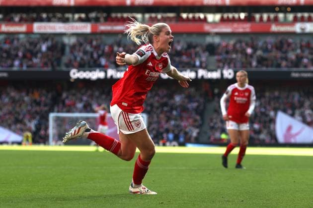Frauen-Superliga Arsenal gegen Chelsea 08. November 2025 London Frauen-Superliga Fußball Arsenal gegen Chelsea Alessia Russo von Arsenal feiert nach ihrem Ausgleichstreffer Foto von Mark Leech London UK  Copyright: xMarkxLeechxOffside