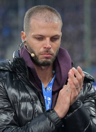 08 11 2025, xblx, Soccer 1 Bundesliga, Hamburger SV Borussia Dortmund v l Dennis Diekmeier DFL DFB REGULATIONS PROHIBIT ANY USE OF PHOTOGRAPHS as IMAGE SEQUENCES and or QUASI VIDEO Hamburg