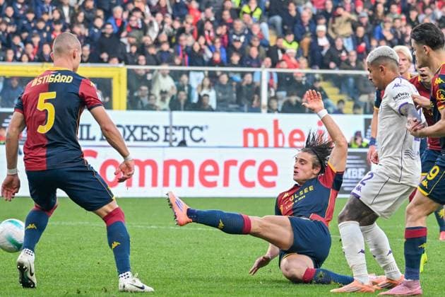 Genoa™s Lorenzo Colombo scores a goal during the Serie A soccer match between Genoa and Fiorentina at the Luigi Ferraris Stadium in Genoa, Italy - Sunday, November 09, 2025. - Soccer .  Copyright: xTanoxPecoraro LaPressex