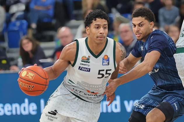 Eli Brooks Vet Concept Gladiators Trier, 55 , Kevin McClain MLP Academics Heidelberg, 3 GER, MLP Academics Heidelberg vs Vet Concept Gladiators Trier, Basketball, easycredit Basketball Bundesliga, 7 Matchday, Season, 2025 2026, 09 11 2025 GER, MLP Academics Heidelberg vs Vet Concept Gladiators Trier, Basketball, easycredit Basketball Bundesliga, 7 Matchday, Season, 2025 2026, 09 11 2025 Heidelberg Copyright: xEibner-Pressefoto JoergxHirschx EP_JHH