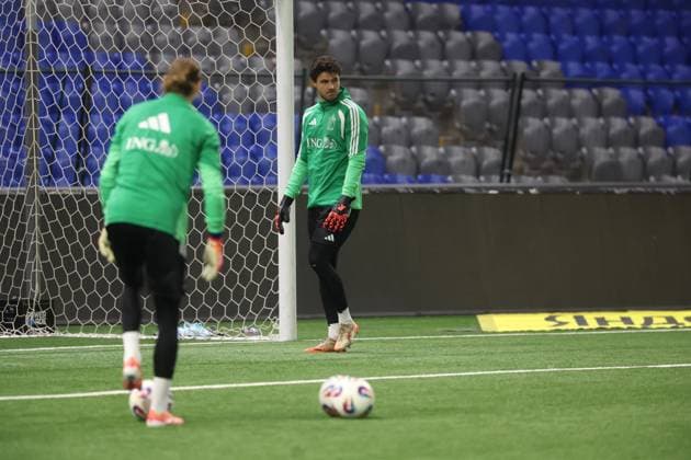 Belgium s goalkeeper Senne Lammens pictured during a training session of Belgian national soccer team the Red Devils in Astana, Kazakhstan on Friday 14 November 2025. Tomorrow they will meet Kazakhtstan, in qualifier 7 8 for the 2026 FIFA World Cup, WM, Weltmeisterschaft, Fussball VIRGINIExLEFOUR x141561695x