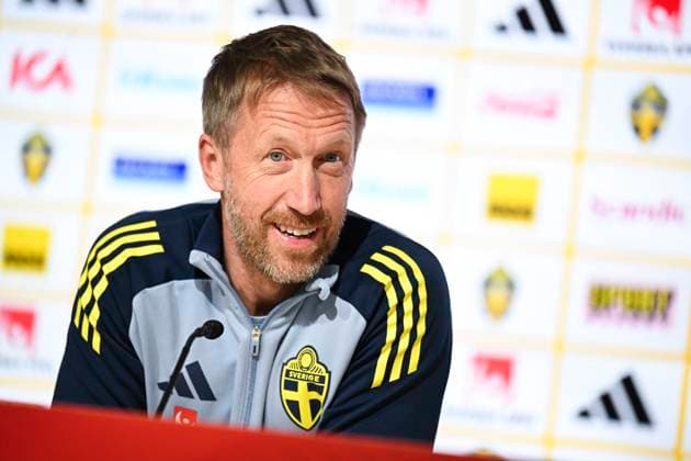 GENEVA , SWITZERLAND 20251114 Swiss national team captain Graham Potter during a press conference at the Stade de Geneve ahead of the World Cup qualifying match against Switzerland tomorrow evening GENÃˆVE SWITZERLAND x10050x  Copyright: xPontusxLundahl TTx SWEDEN NATIONAL FOOTBALL TEAM PRESS CONFERENCE