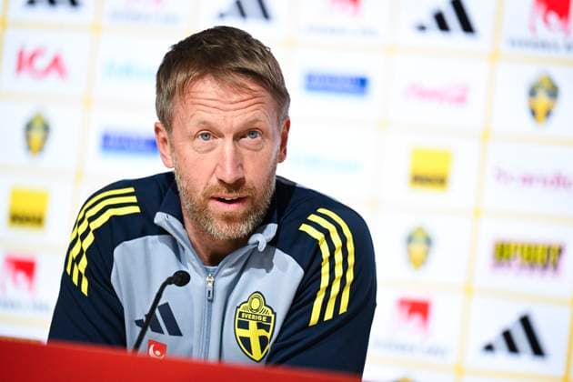 GENEVA , SWITZERLAND 20251114 Swiss national team captain Graham Potter during a press conference at the Stade de Geneve ahead of the World Cup qualifying match against Switzerland tomorrow evening GENÃˆVE SWITZERLAND x10050x  Copyright: xPontusxLundahl TTx SWEDEN NATIONAL FOOTBALL TEAM PRESS CONFERENCE